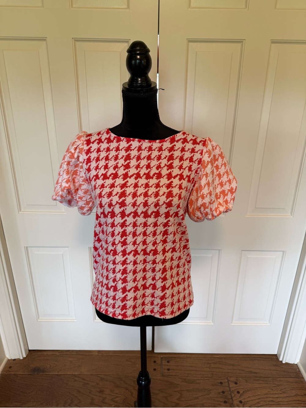 BiBi Red and White Houndstooth Puff Sleeve Top